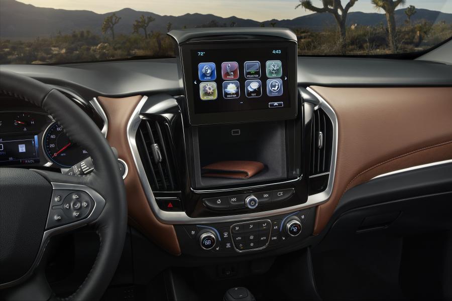 Детали интерьера Chevrolet Traverse 2017 года  (фото 8 из 61)